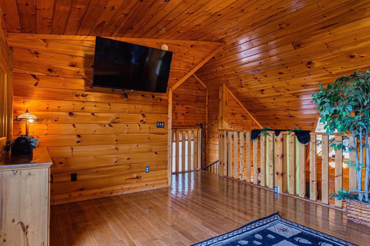 Villa Bear Claw - Bear Claw Retreat In Pigeon Forge! Exterior foto